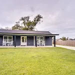 Lake Charles Home With Gas Grill And Fenced-In Yard!