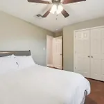Lovely Lake Charles Duplex In Central Location!