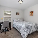 Spacious & Comfy King Bed With Garage In Lake Charles