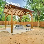 Charming Lake Charles Apartment 2 Mi To Lake!