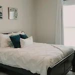 Comfortable Mid-Term Retreat Fast Wifi