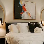 Fast Wifi & Cozy Space For Long-Term Stays