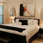 Fast Wifi & Cozy Space For Long-Term Stays