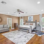 Cozy Ranch House With Pool