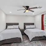 5 Bedroom Home In Lake Charles