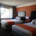 Howard Johnson By Wyndham Historic Lake Charles