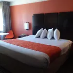Howard Johnson By Wyndham Historic Lake Charles