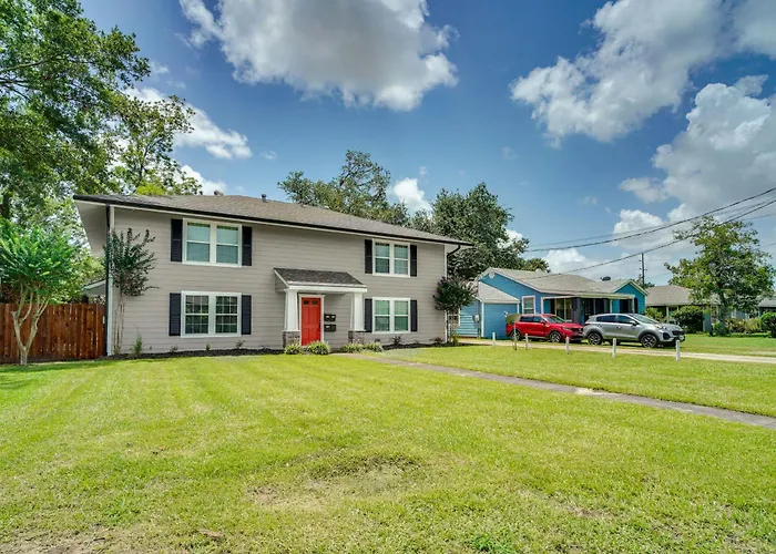 Charming Lake Charles Apartment 2 Mi To Lake!