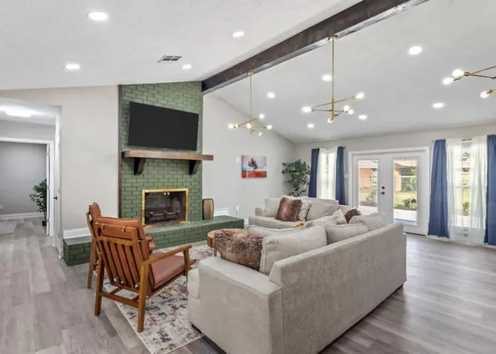 5 Bedroom Home In Lake Charles