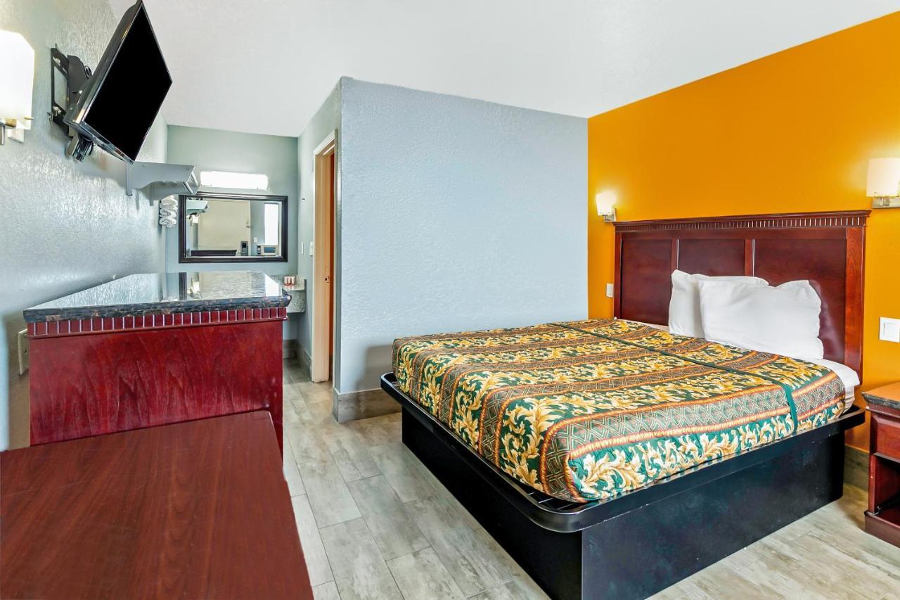 Hotel Oyo Charles Hwy 10 Lake Charles