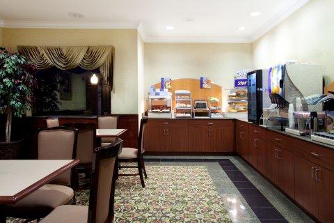 Express And Charles By Ihg Hotel