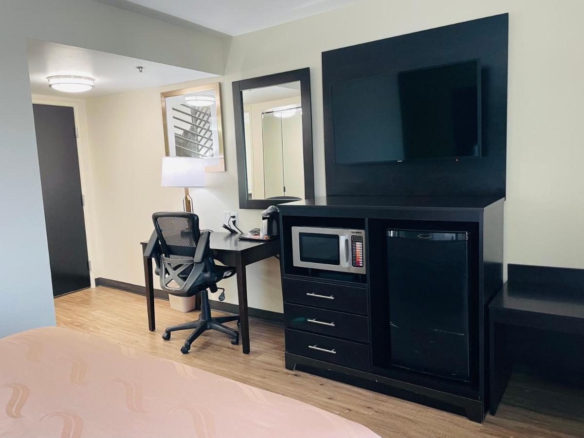 Quality & Charles South 3* Lake Charles
