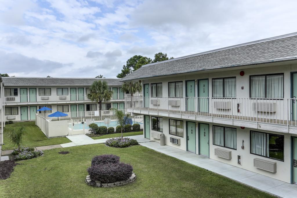 Hotel Rodeway & Charles Lake Charles
