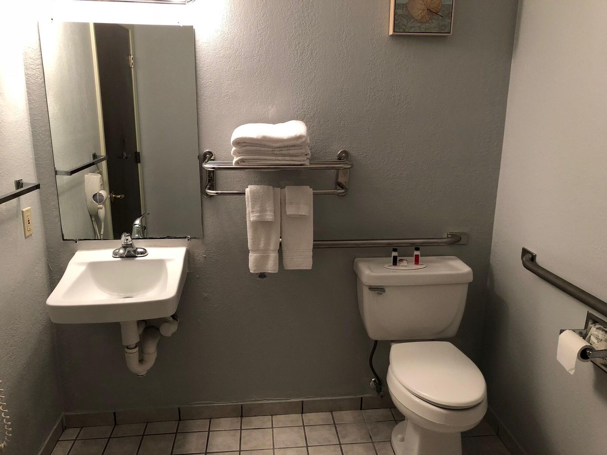 Super 8 By Wyndham Charles/sulphur Lake Charles