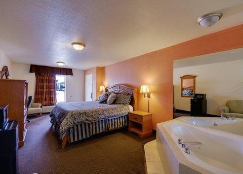 Lodge Econo Charles Area *