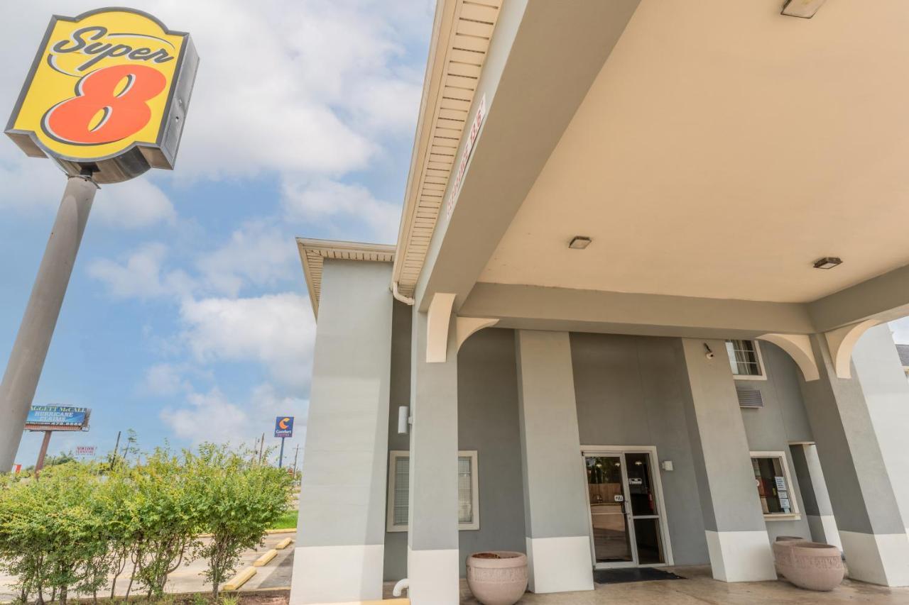 Hotel Super 8 By Wyndham Charles Northeast 3*