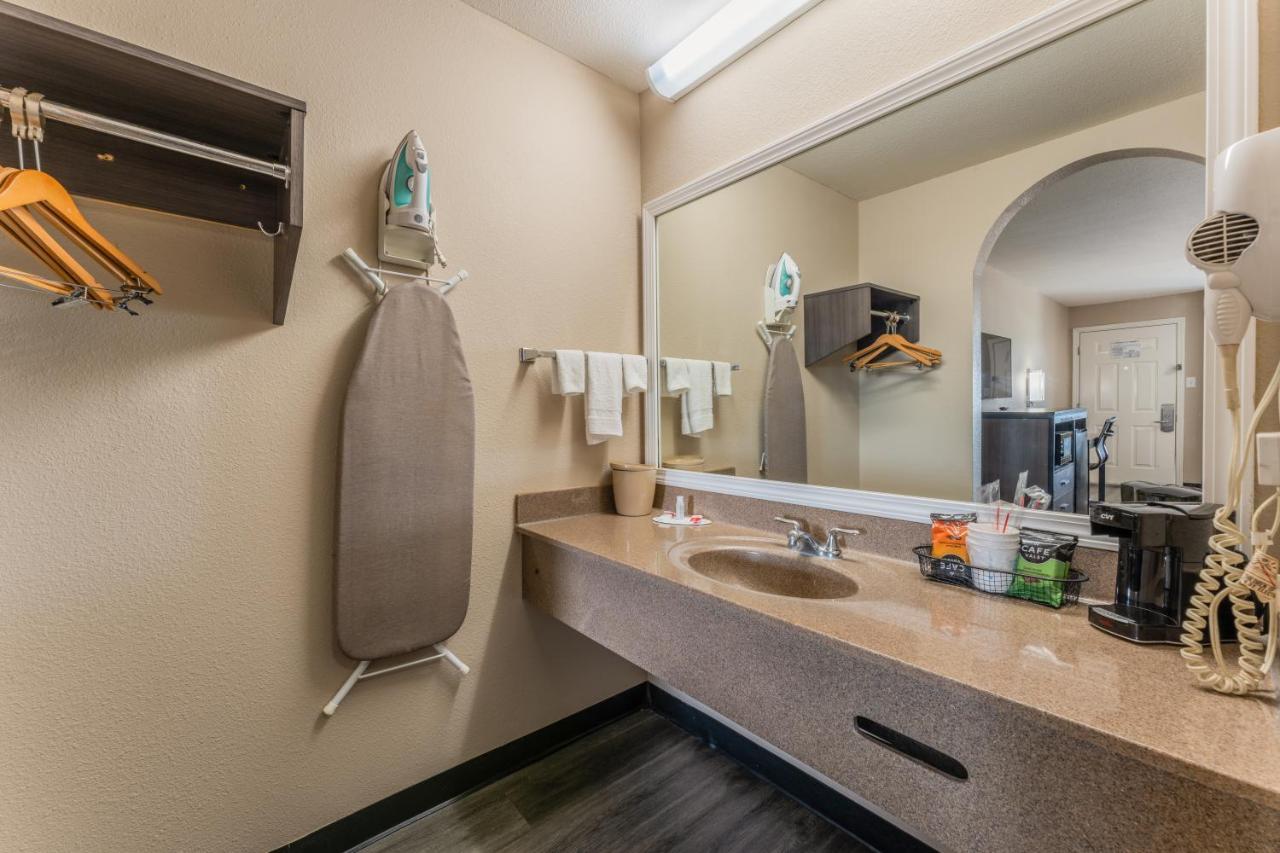 Super 8 By Wyndham Charles Northeast 3* Lake Charles