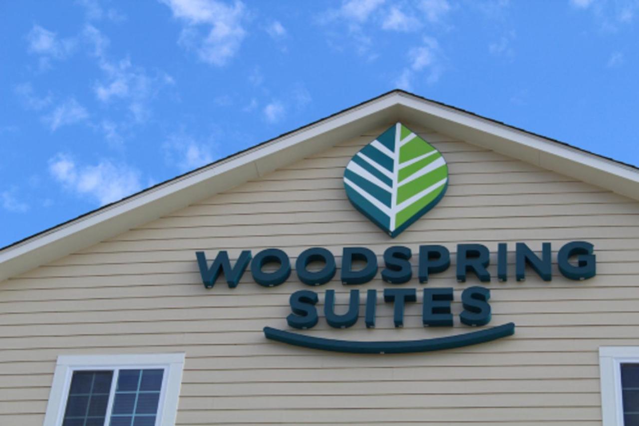 Woodspring Charles 2* Lake Charles