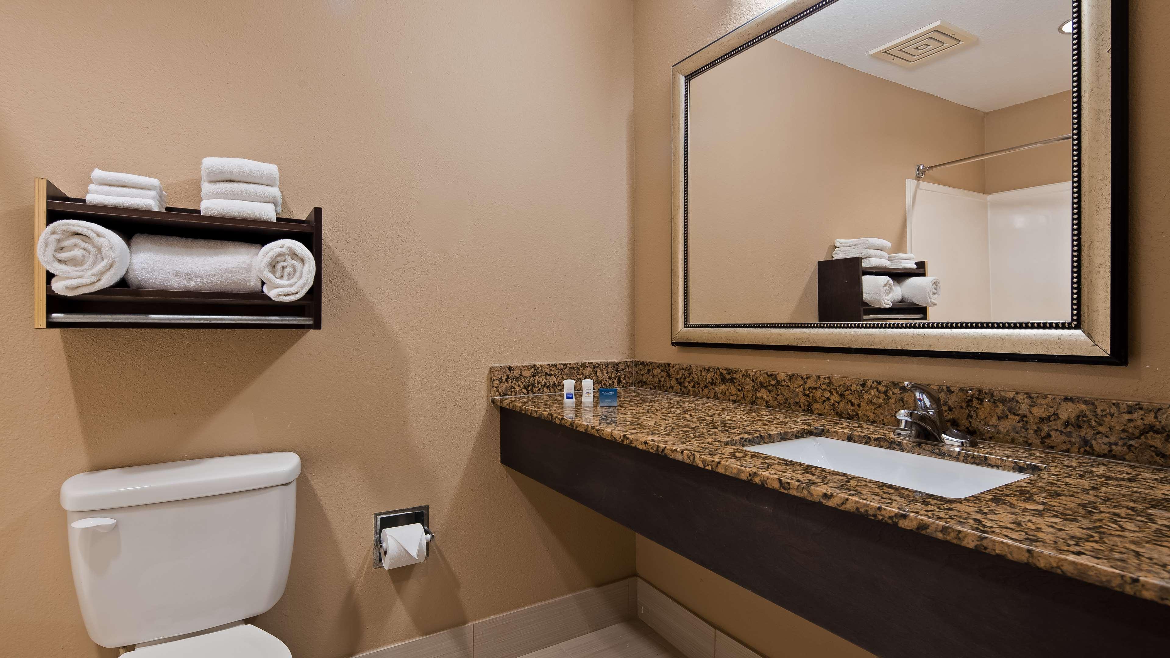 Western & - Charles 3* Lake Charles