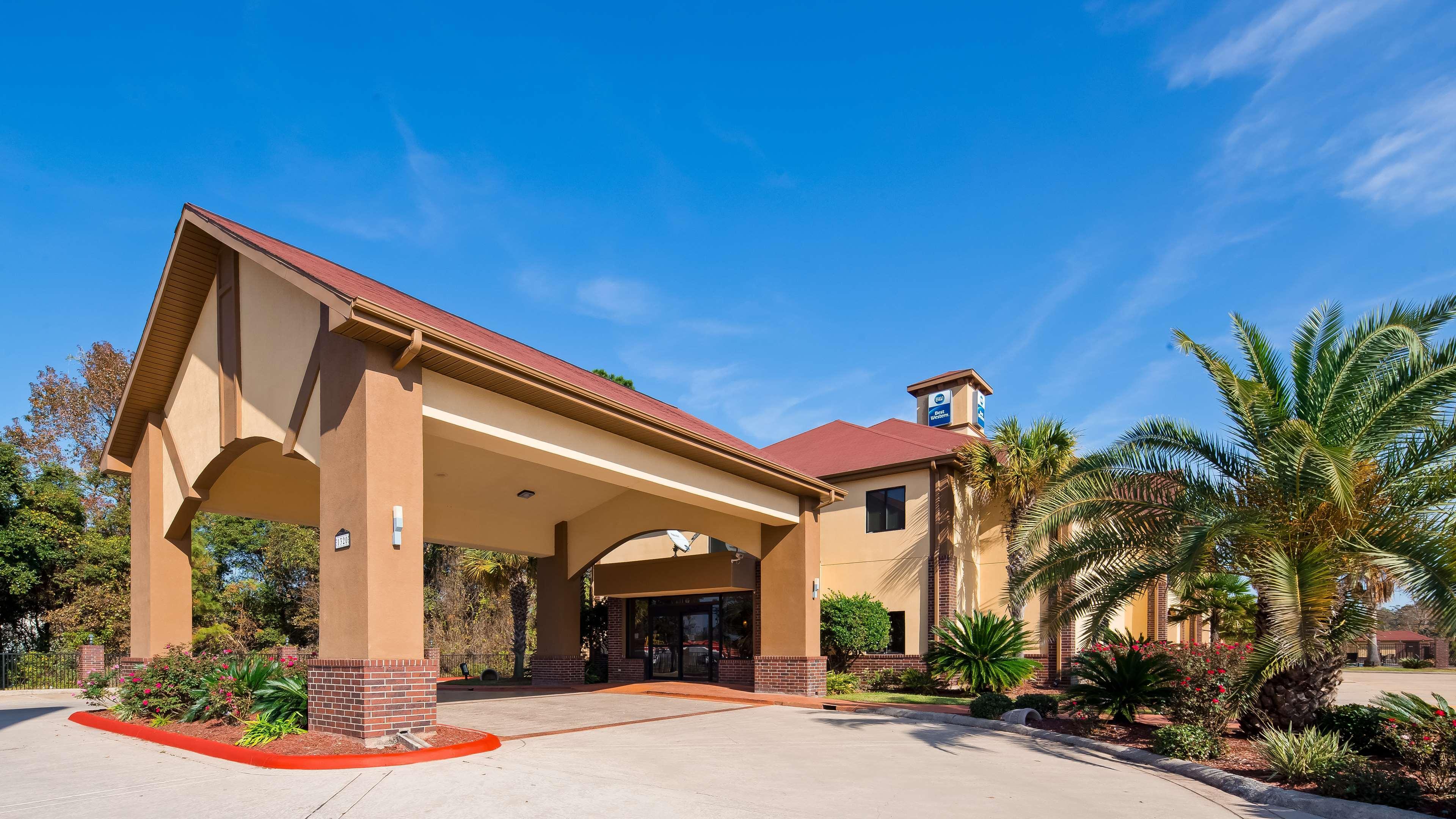 Western & - Charles 3* Lake Charles