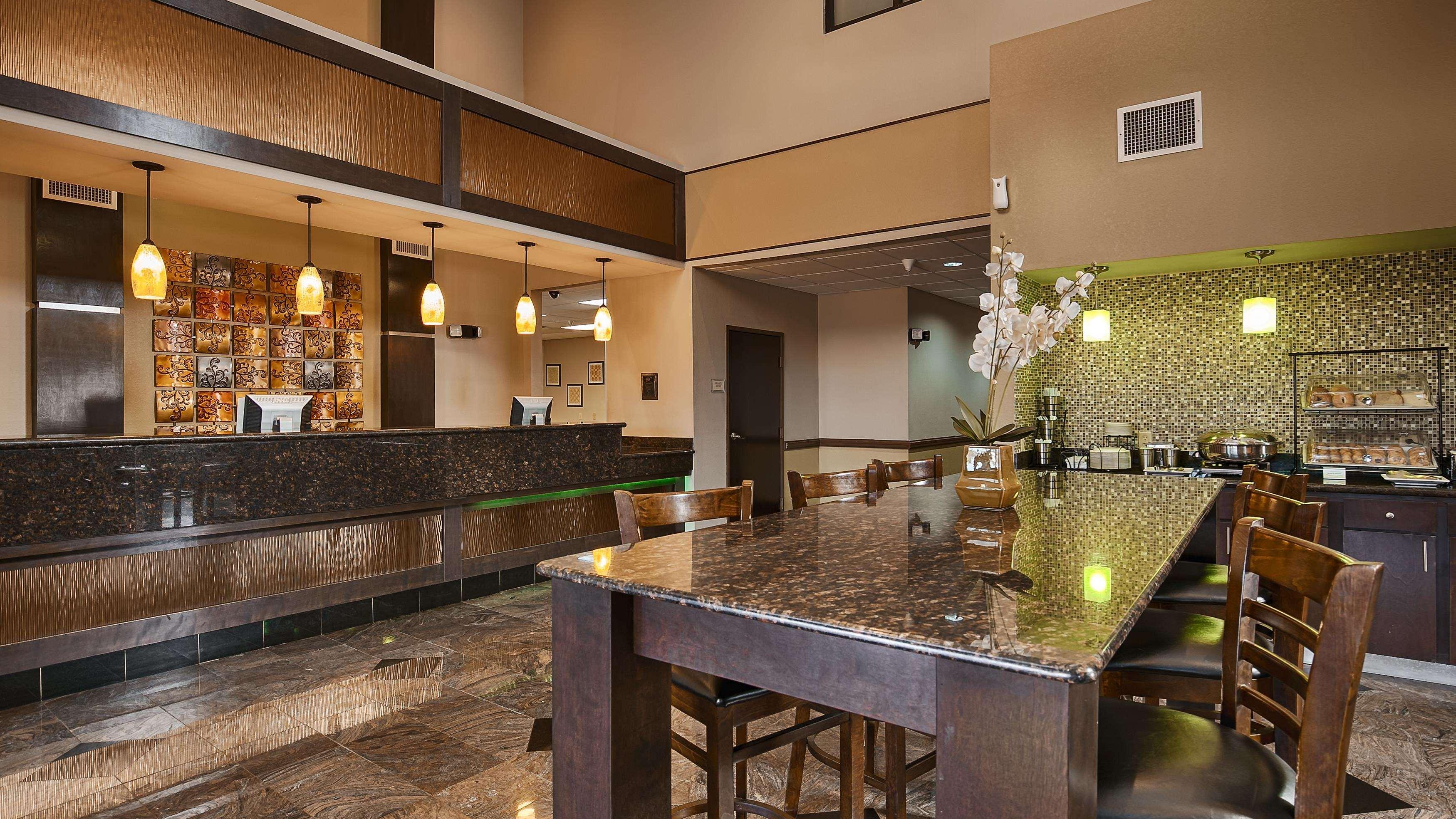 Western & - Charles Hotel 3*