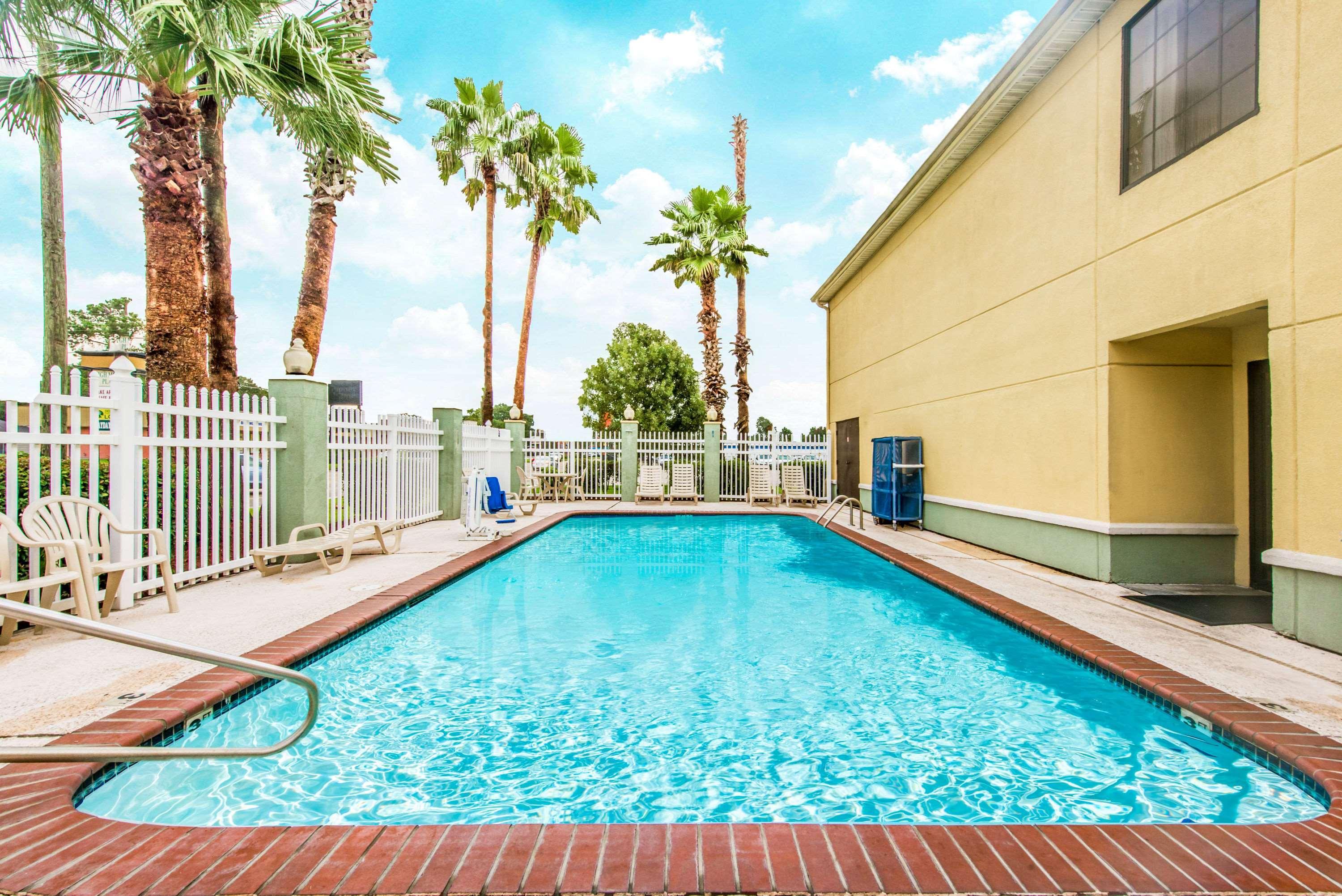 Hotel Super 8 By Wyndham Charles/sulphur
