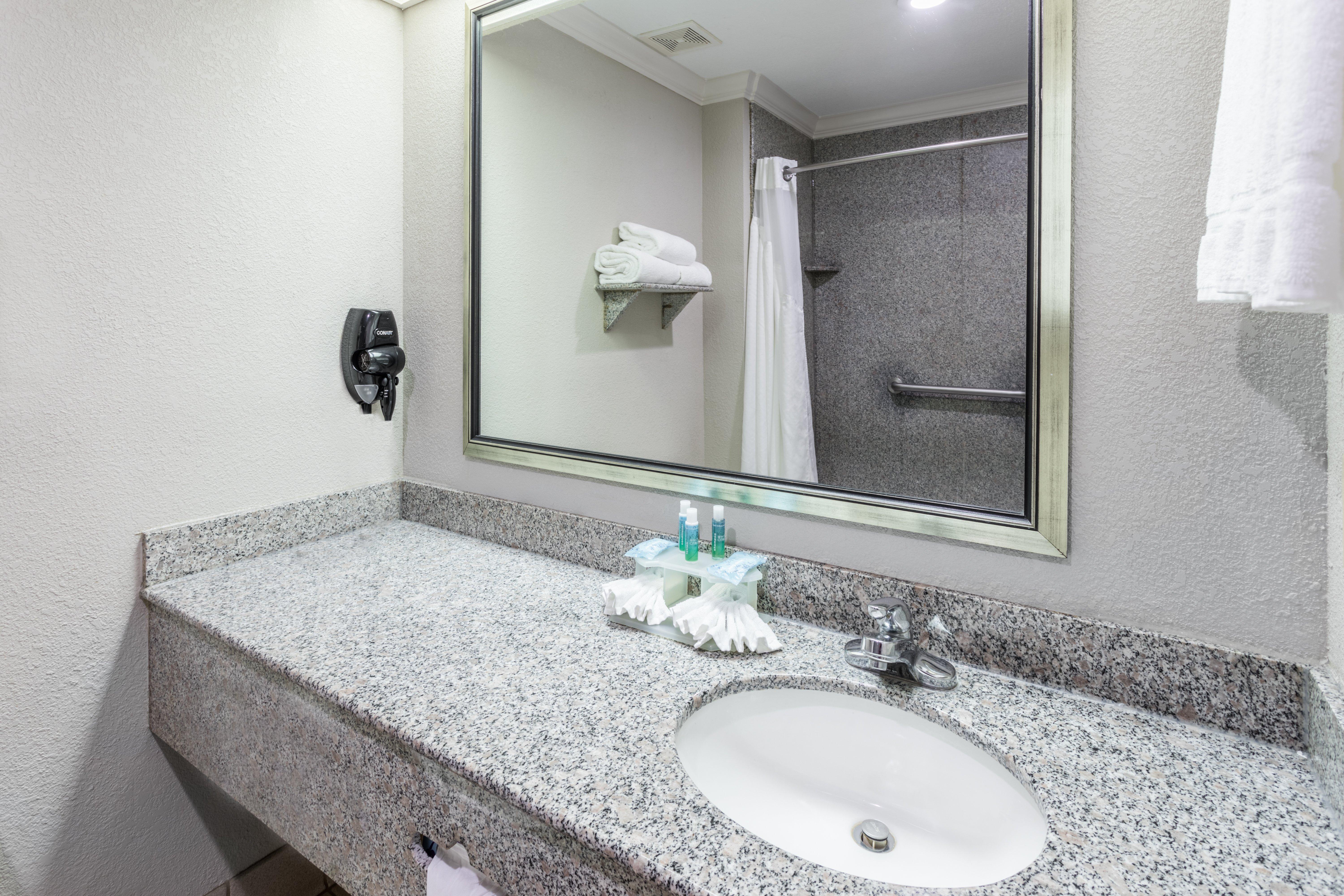 Hotel Express And Charles By Ihg 3*