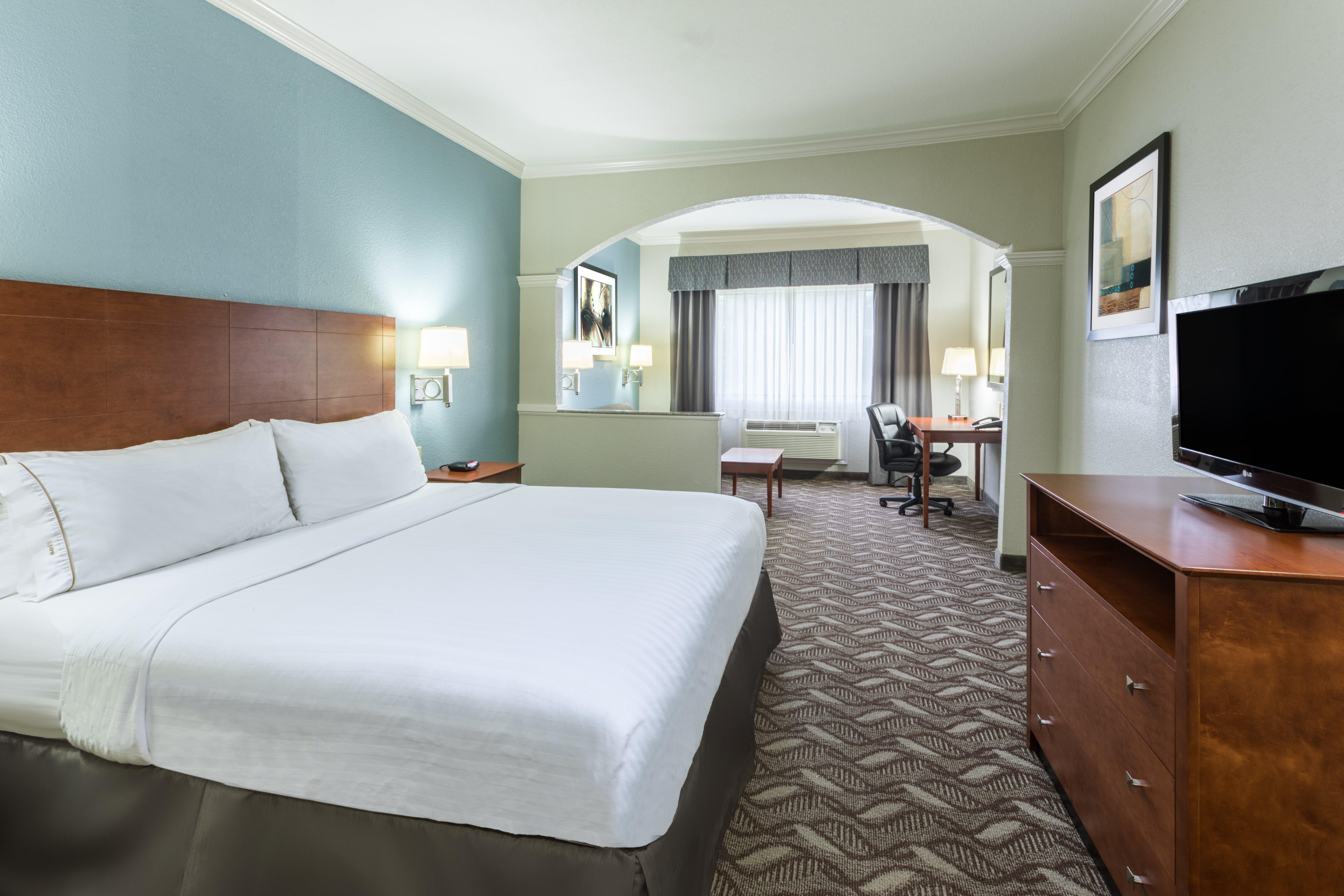 Express And Charles By Ihg Hotel