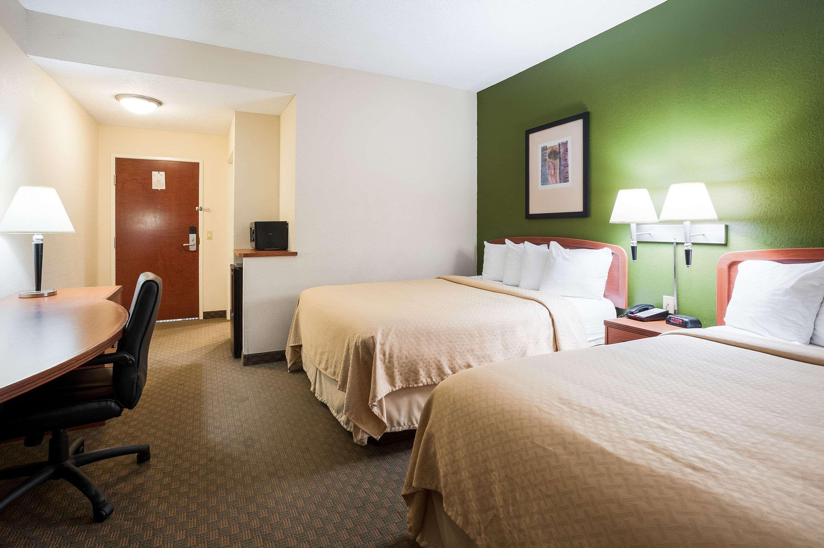 Hotel Quality & Charles South 3*