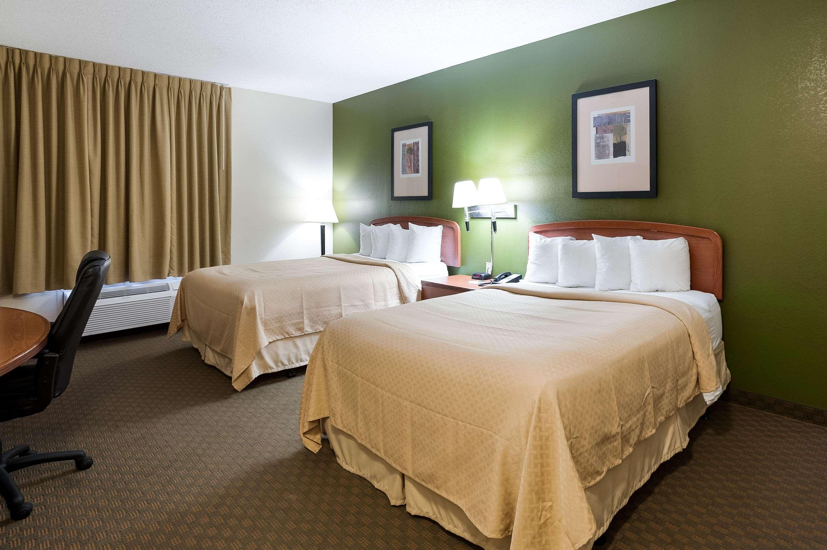 Quality & Charles South Hotel 3*