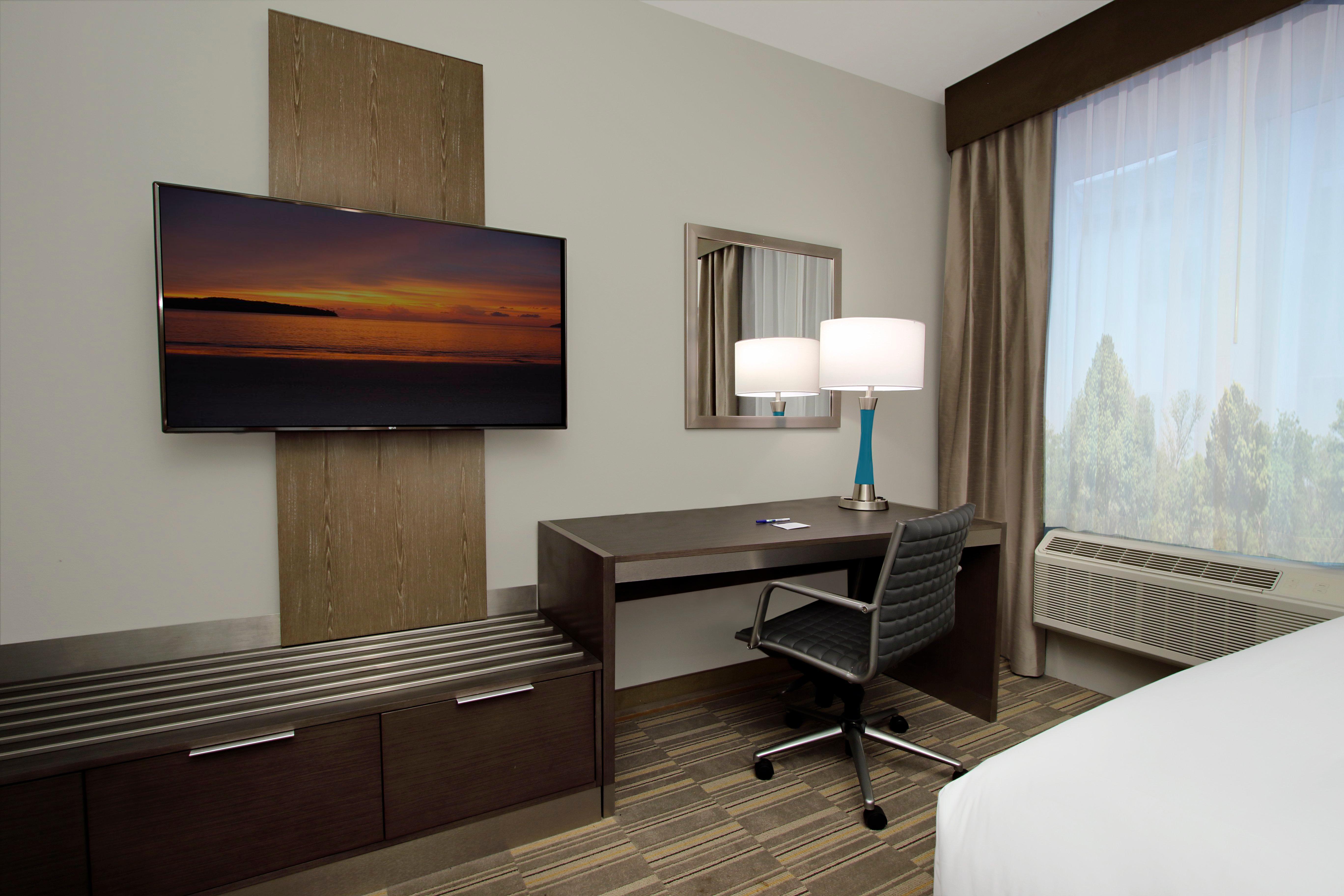 Express & - Charles South Casino Area By Ihg Hotel 3*