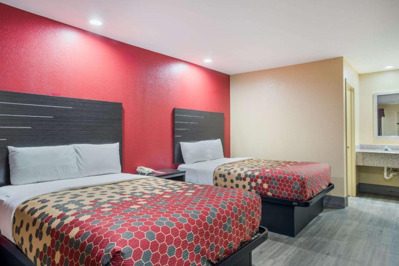 Lodge Econo Charles Area *