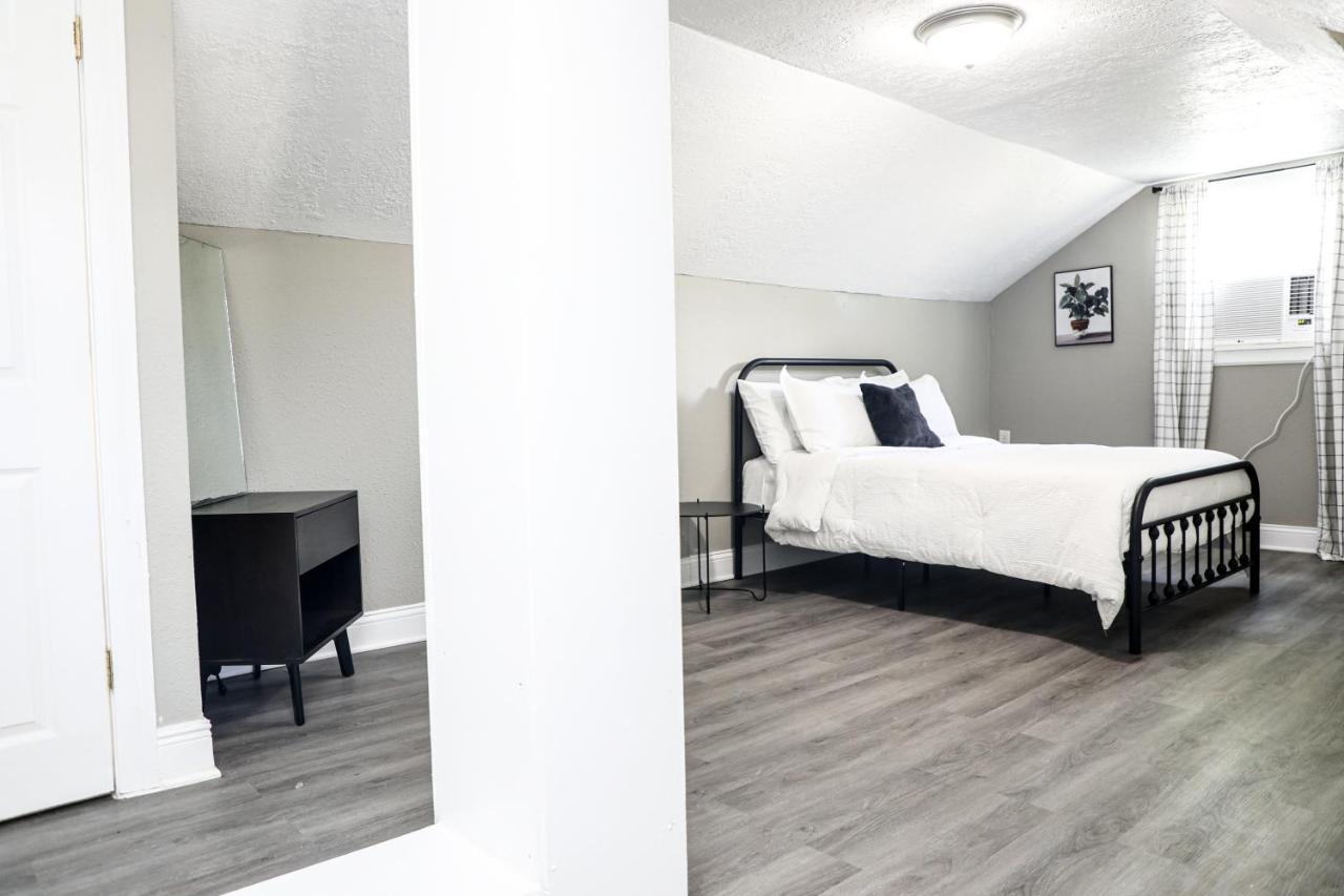 Luxurious 5 Bedroom Home! Great Location! Holiday home Lake Charles