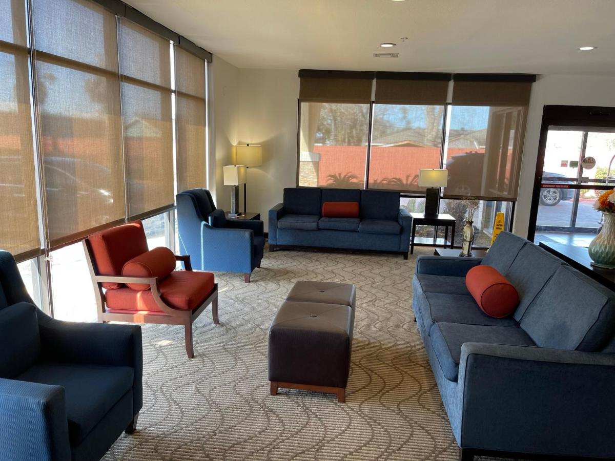 Comfort Charles 3* Lake Charles