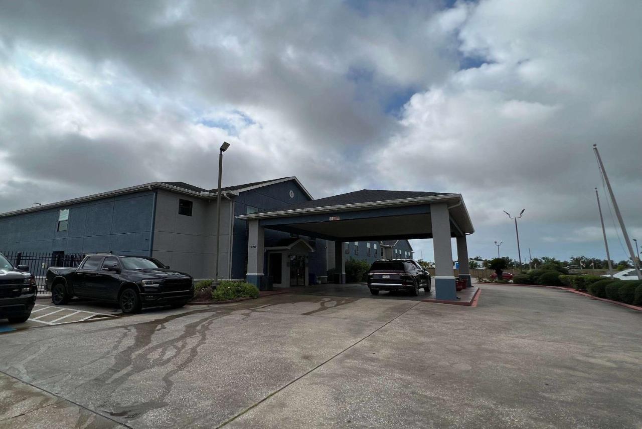 Super 8 By Wyndham Charles/sulphur Hotel