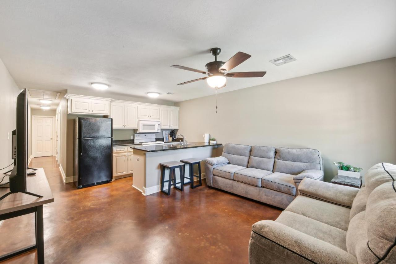 Lovely Charles Duplex In Location! *