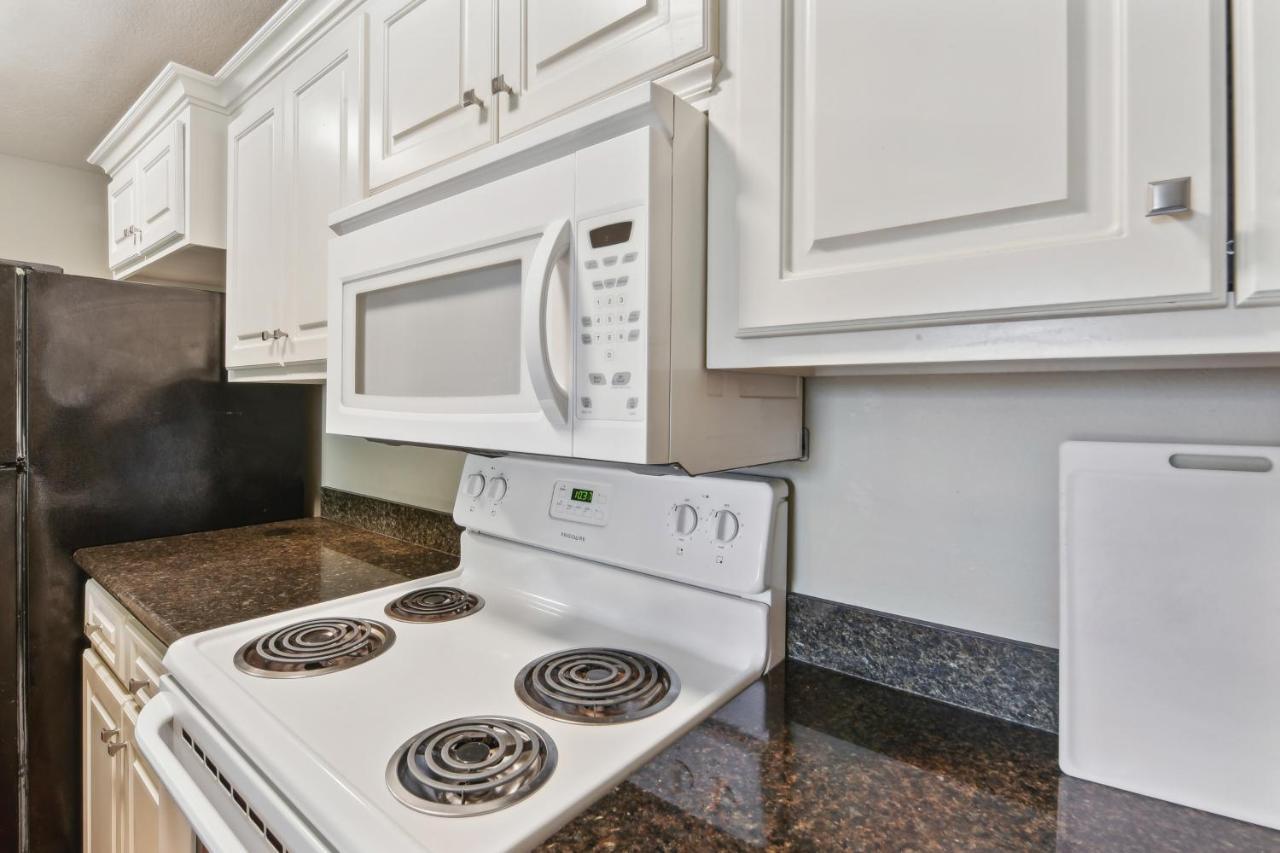Lovely Charles Duplex In Location! *