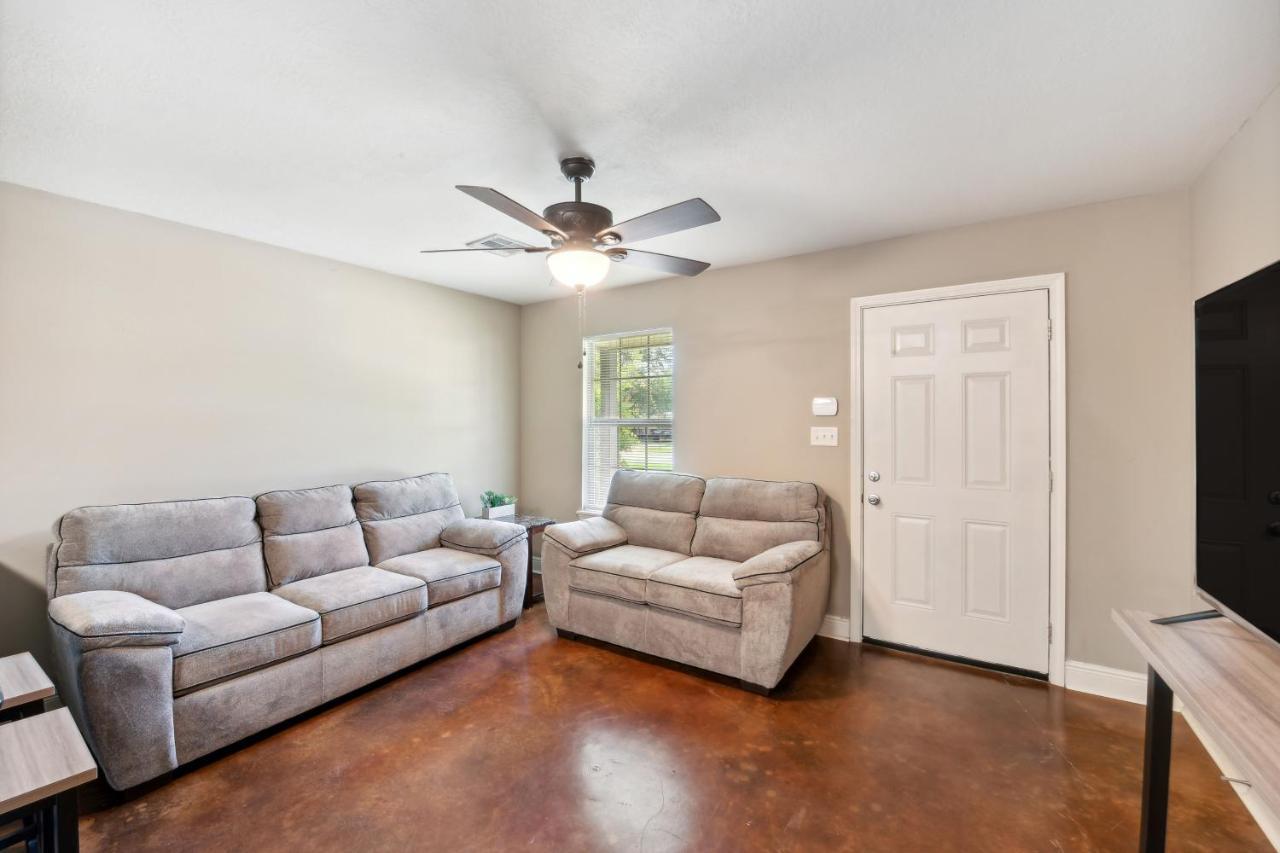 Lovely Charles Duplex In Location! *