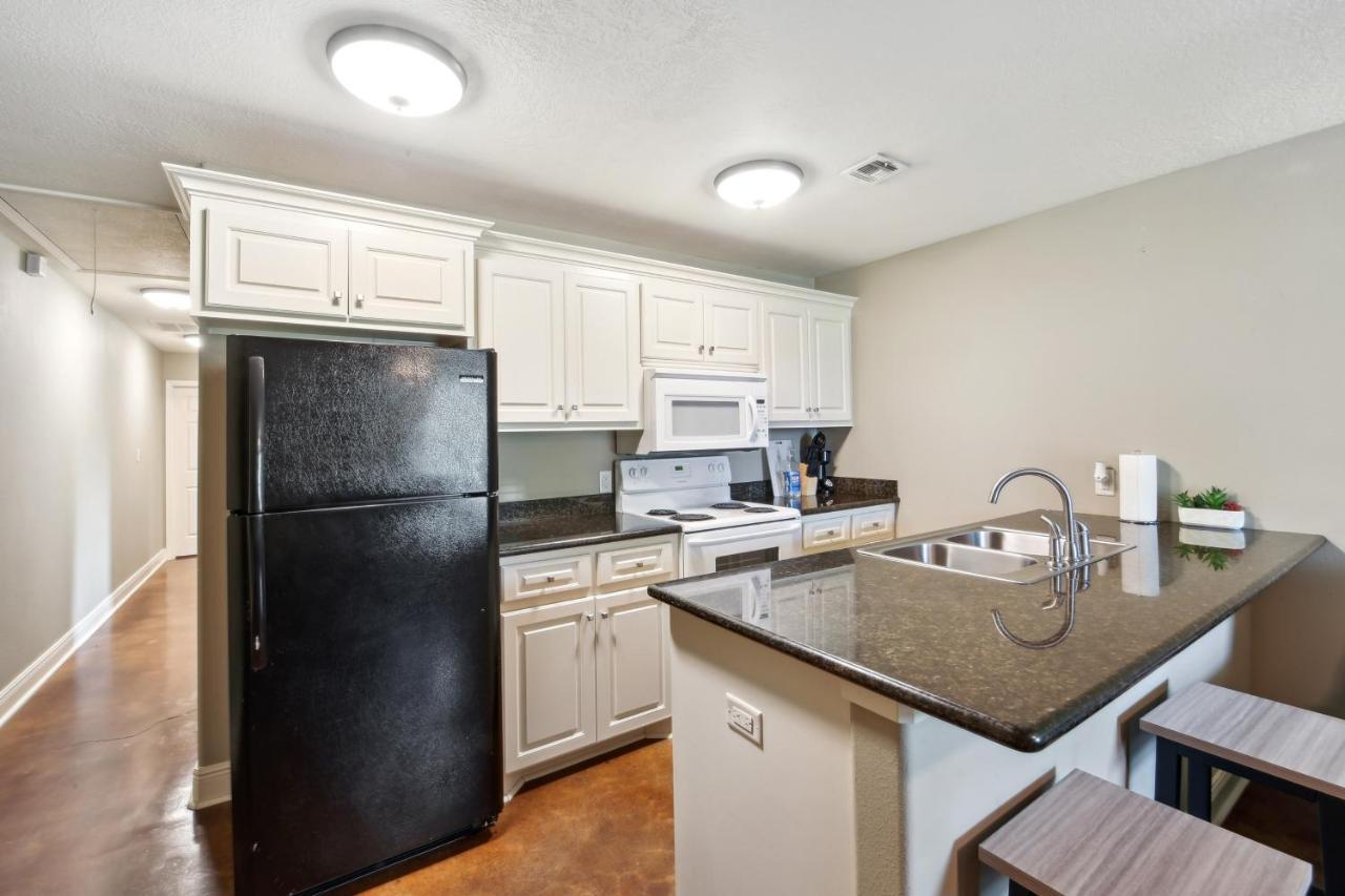 Lovely Charles Duplex In Location!
