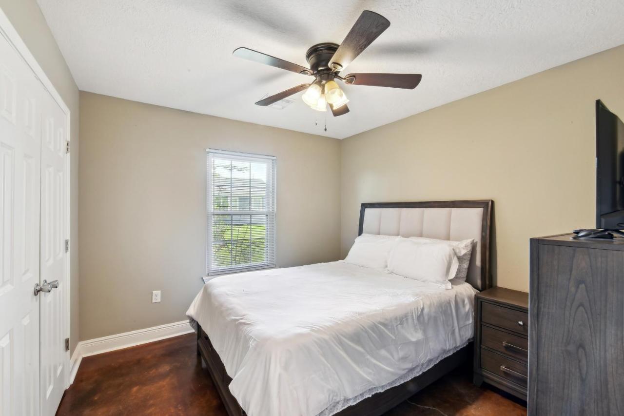 Lovely Charles Duplex In Location! *