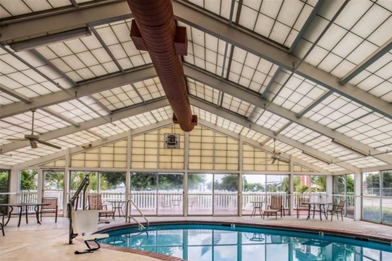 Quality Suites Lake Charles Downtown Hotel 3*