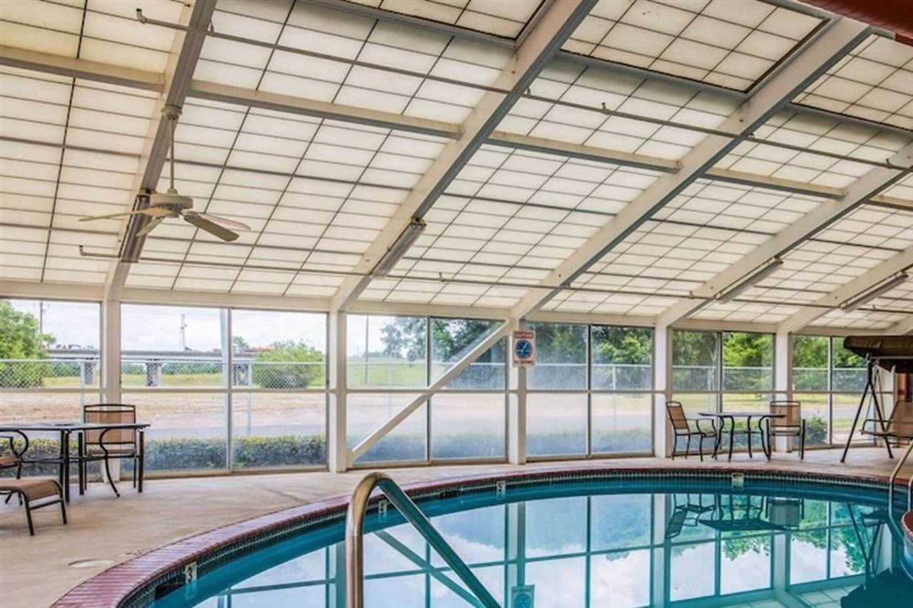 Quality Suites Lake Charles Downtown Hotel 3*