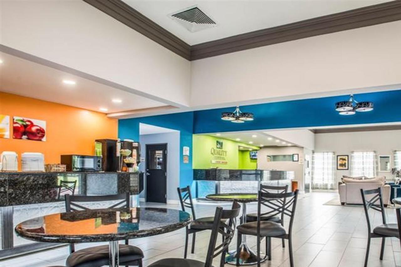 Quality Suites Lake Charles Downtown 3*