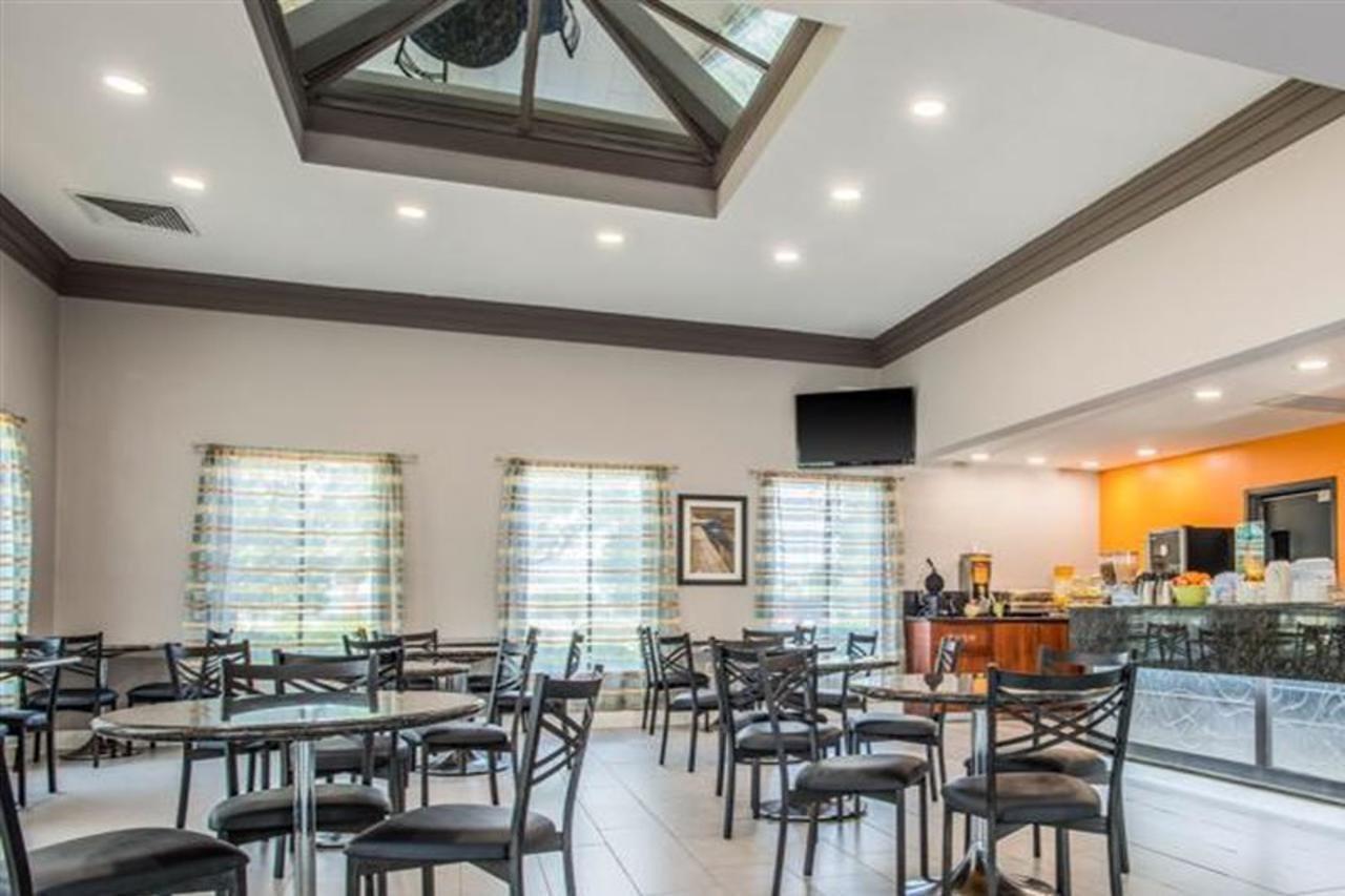 Quality Suites Lake Charles Downtown Hotel Lake Charles