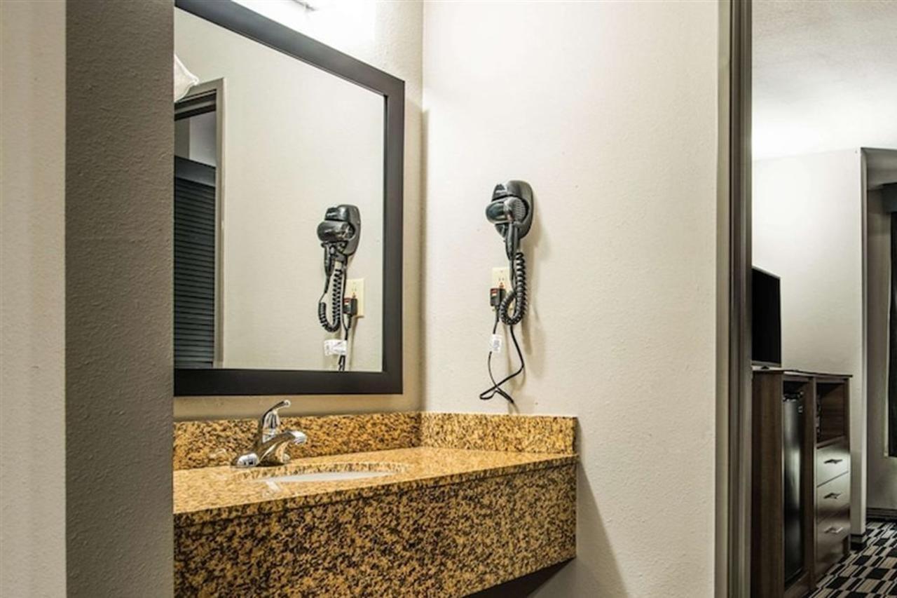 Hotel Quality Suites Lake Charles Downtown Lake Charles