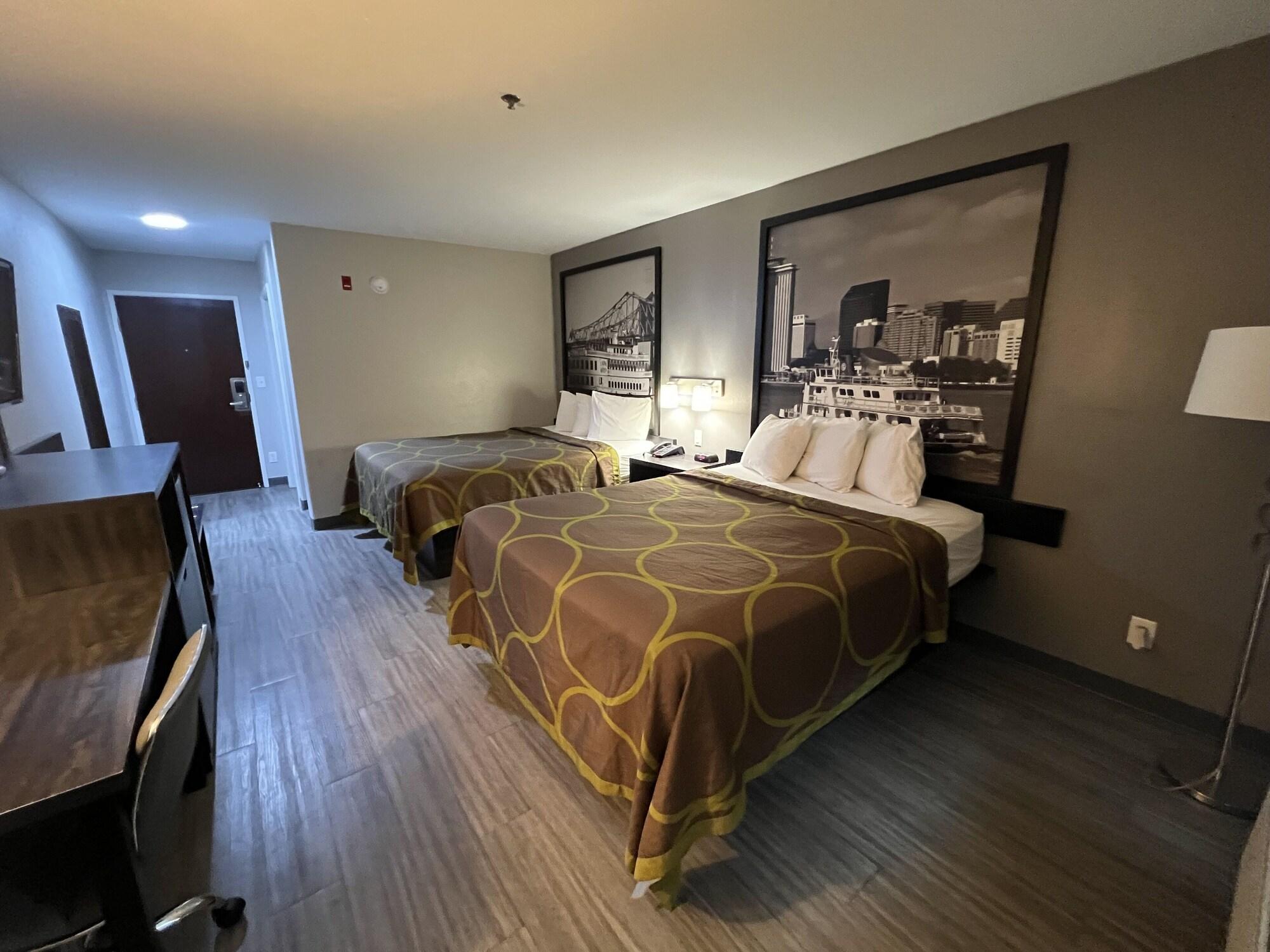 Super 8 By Wyndham Charles/sulphur 2*