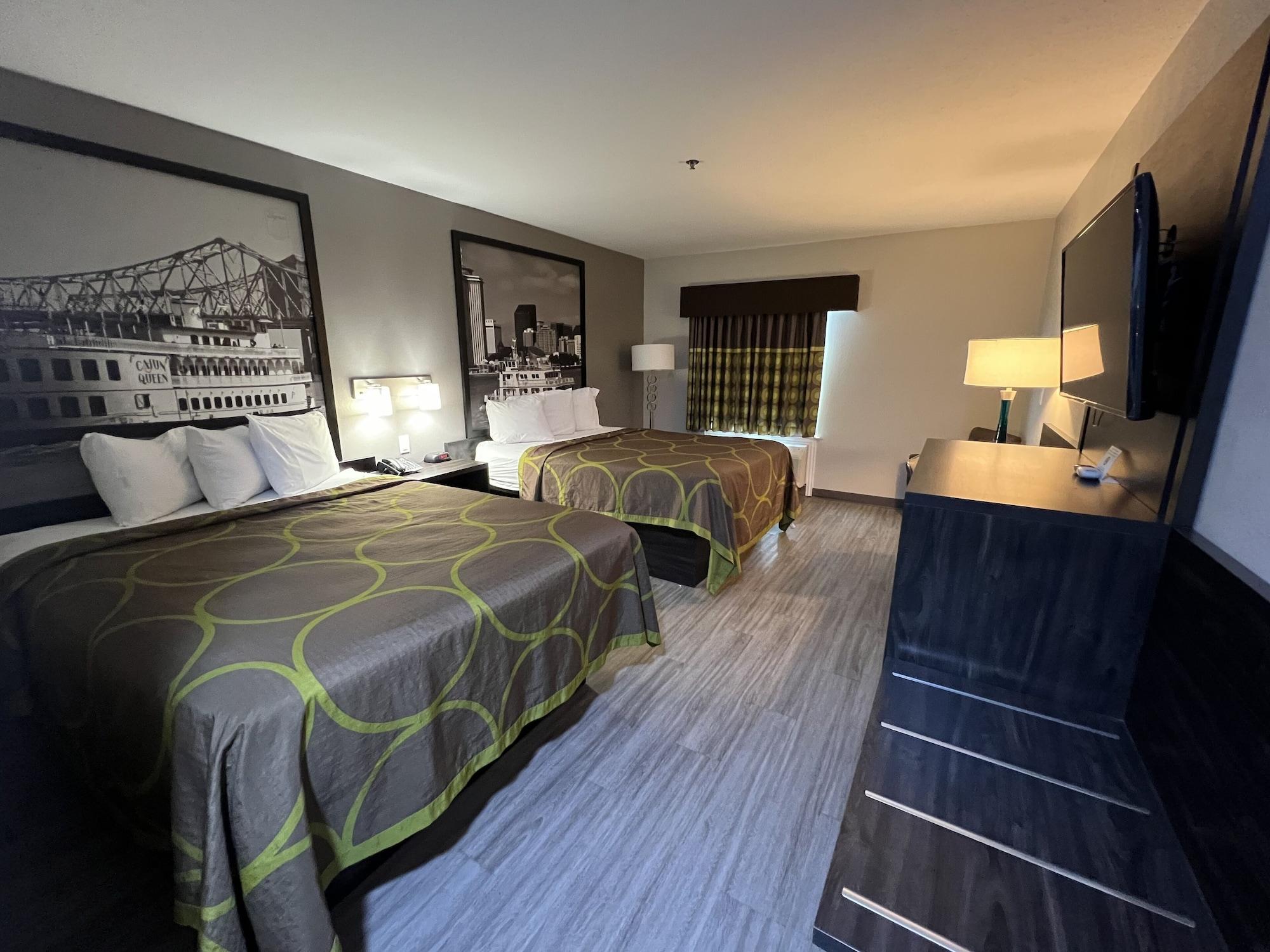 Super 8 By Wyndham Charles/sulphur Hotel