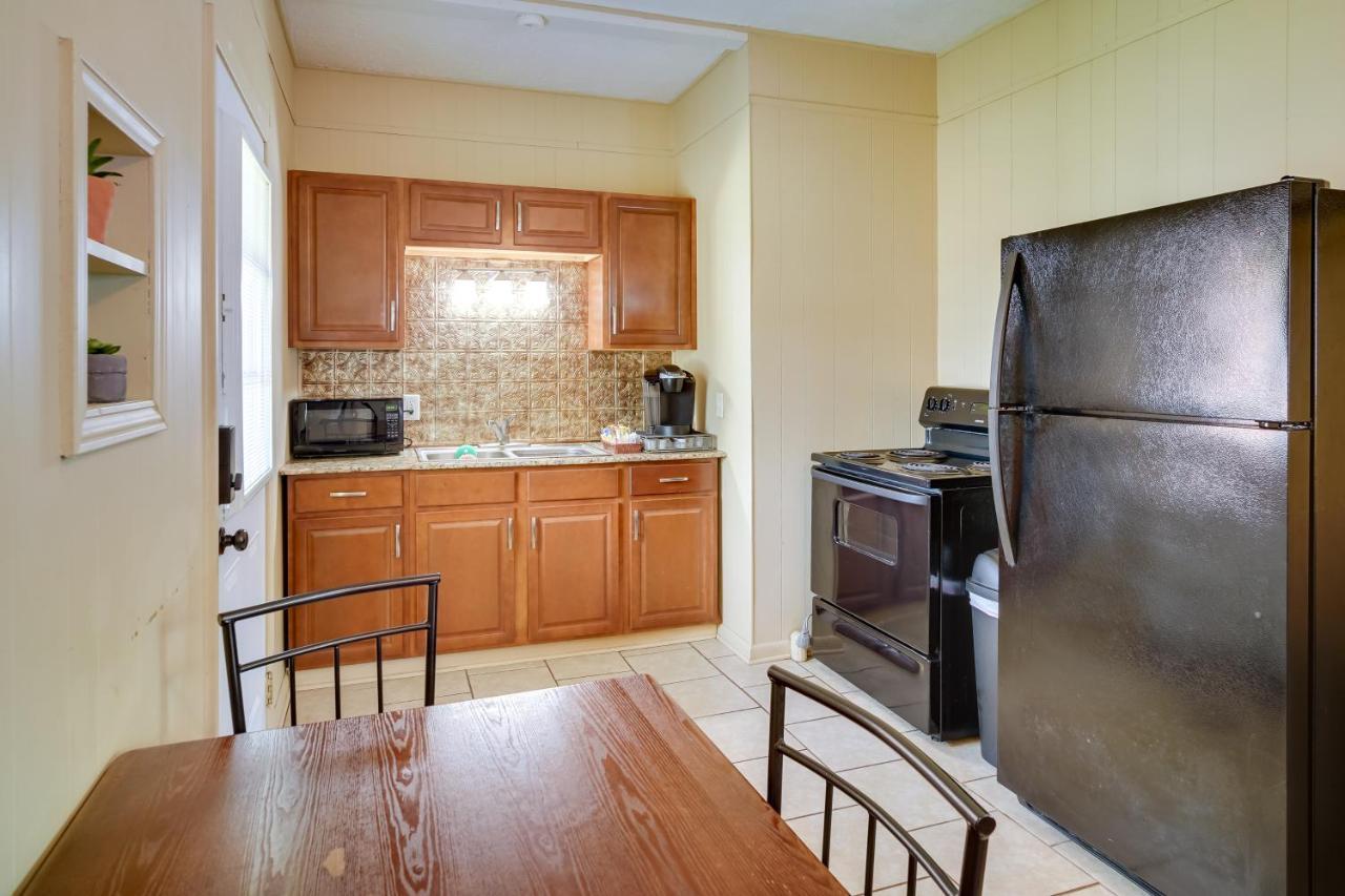 Apartment Charles Vacation With Private Patio! *