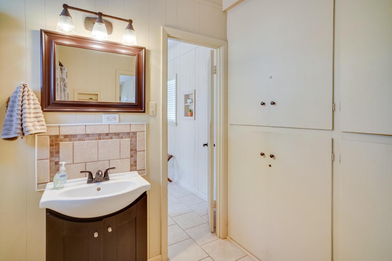 Apartment Charles Vacation With Private Patio!
