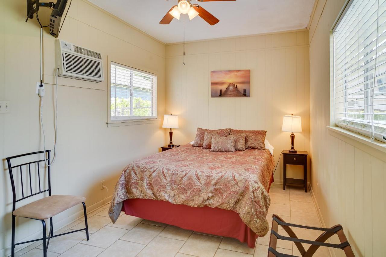 Charles Vacation With Private Patio! Apartment Lake Charles